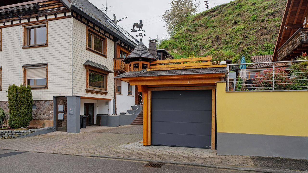 INSIDE, OUTSIDE INSIDE, OUTSIDE